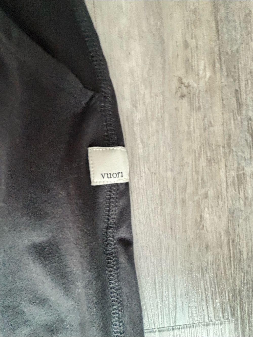 Vuori Black Activewear Top - Picture 3 of 6